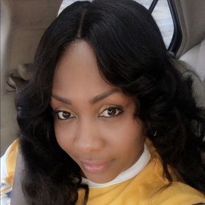 Meet your Posher, Connie